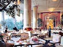 ����� � ����� Makati Shangri-La Hotel. ��������