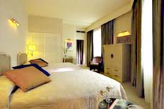 ���������� � Swissotel Merchald Court