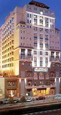 ����� Metropolitan Palace ����� � ������������ �������� �������� ������ �����